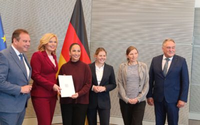 Übergabe Jahresbericht Petitionsausschuss